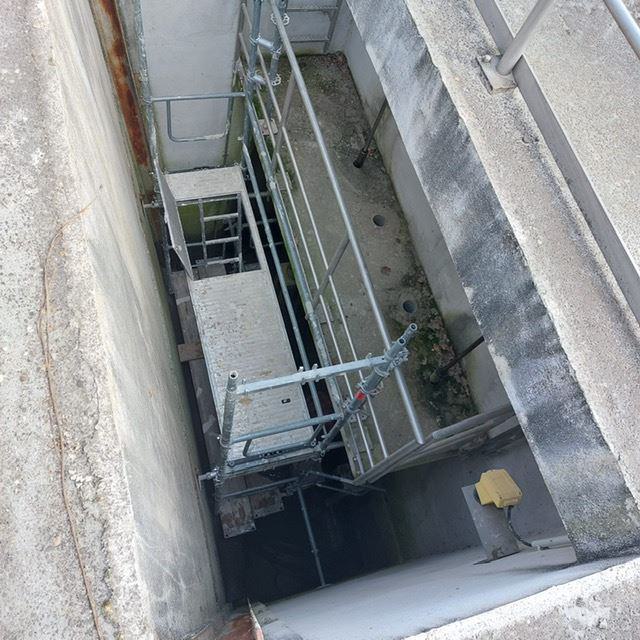 Gerüst in einem Hausschacht